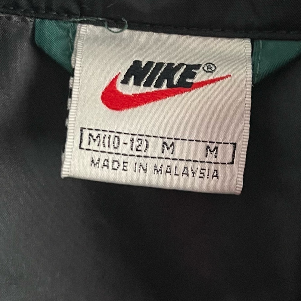 Nike • Vintage Kids Black and Green Jacket Windbreaker - Picture 3 of 6
